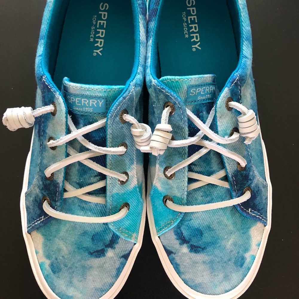 Sperry Tie-Dye Blue Sneakers size 9
